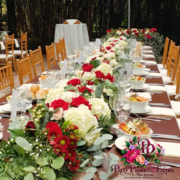 Floral cake and garden table styling, 2 of 8